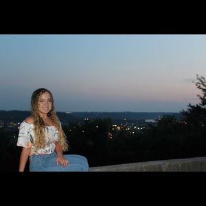 Meet your Posher, Becca